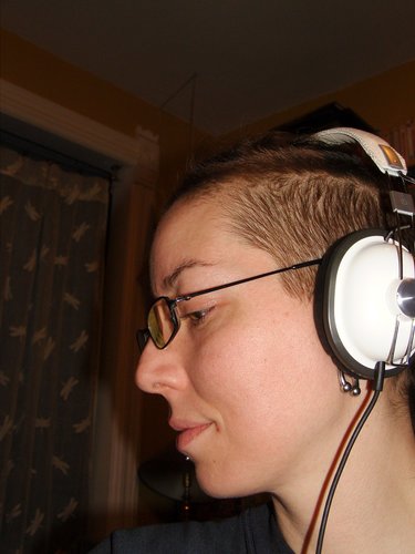 File:Headphones Piercing.jpg