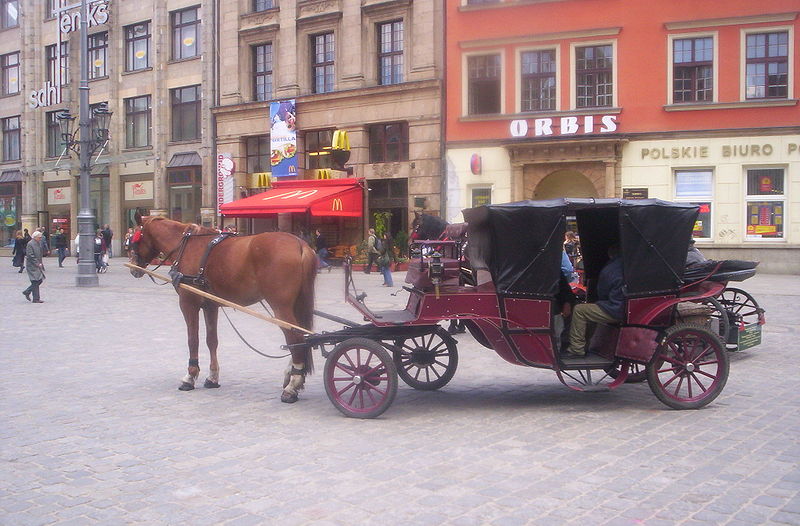 File:Wroclaw rynek kon 2005.jpg