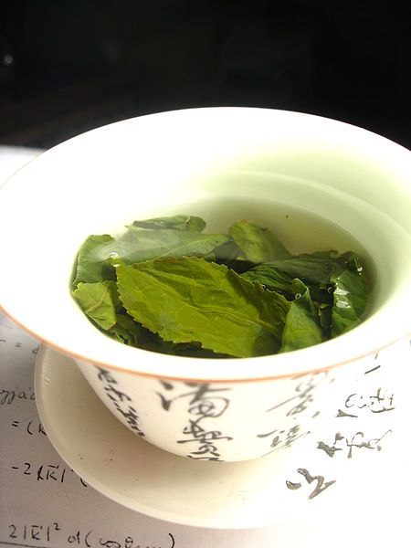 File:Tea leaves steeping in a zhong čaj 05.jpg